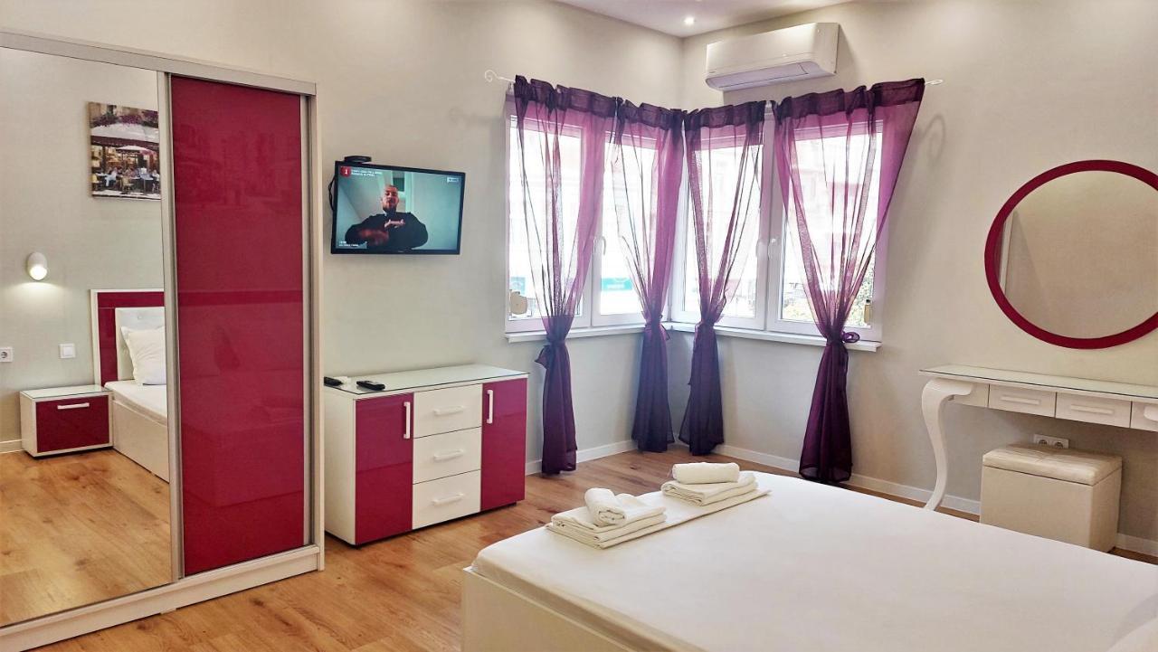 Апартамент Pink & Blue - 2Bdr With Balcony - Wi-Fi Varna Luaran gambar