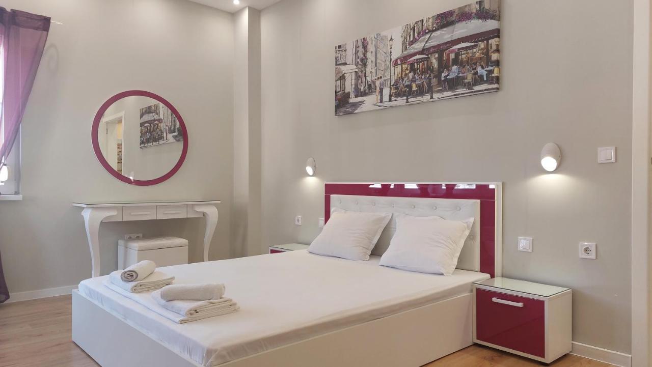 Апартамент Pink & Blue - 2Bdr With Balcony - Wi-Fi Varna Luaran gambar