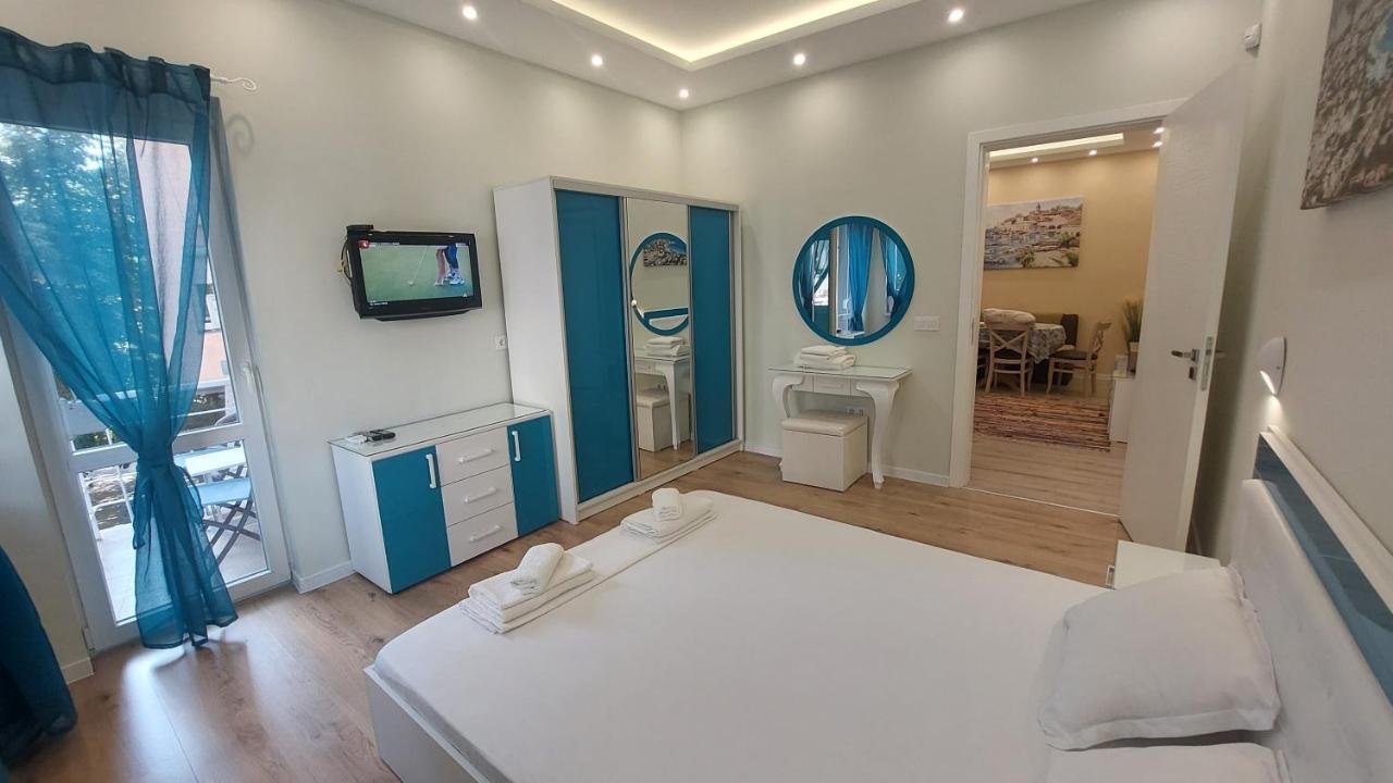 Апартамент Pink & Blue - 2Bdr With Balcony - Wi-Fi Varna Luaran gambar
