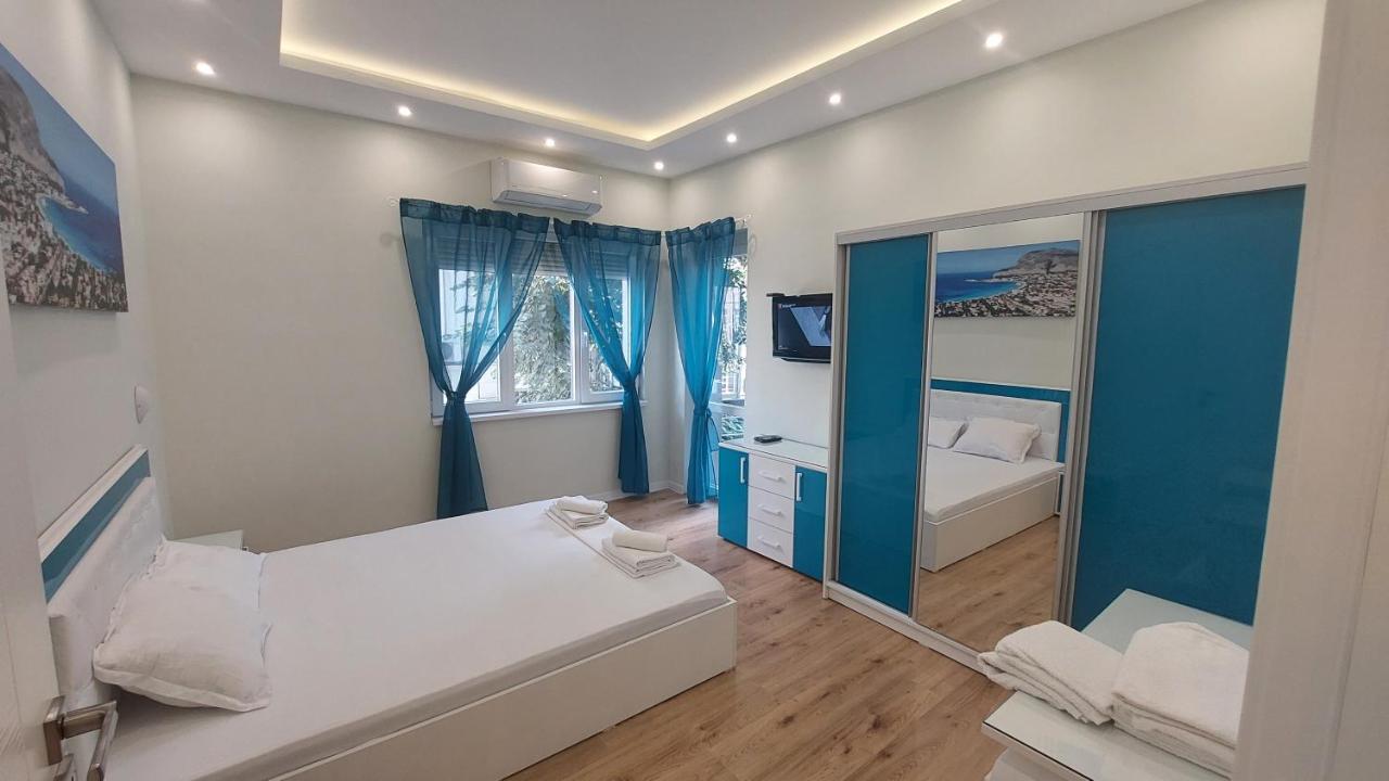 Апартамент Pink & Blue - 2Bdr With Balcony - Wi-Fi Varna Luaran gambar