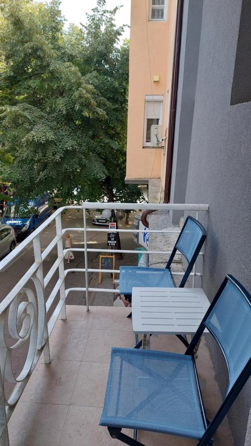 Апартамент Pink & Blue - 2Bdr With Balcony - Wi-Fi Varna Luaran gambar