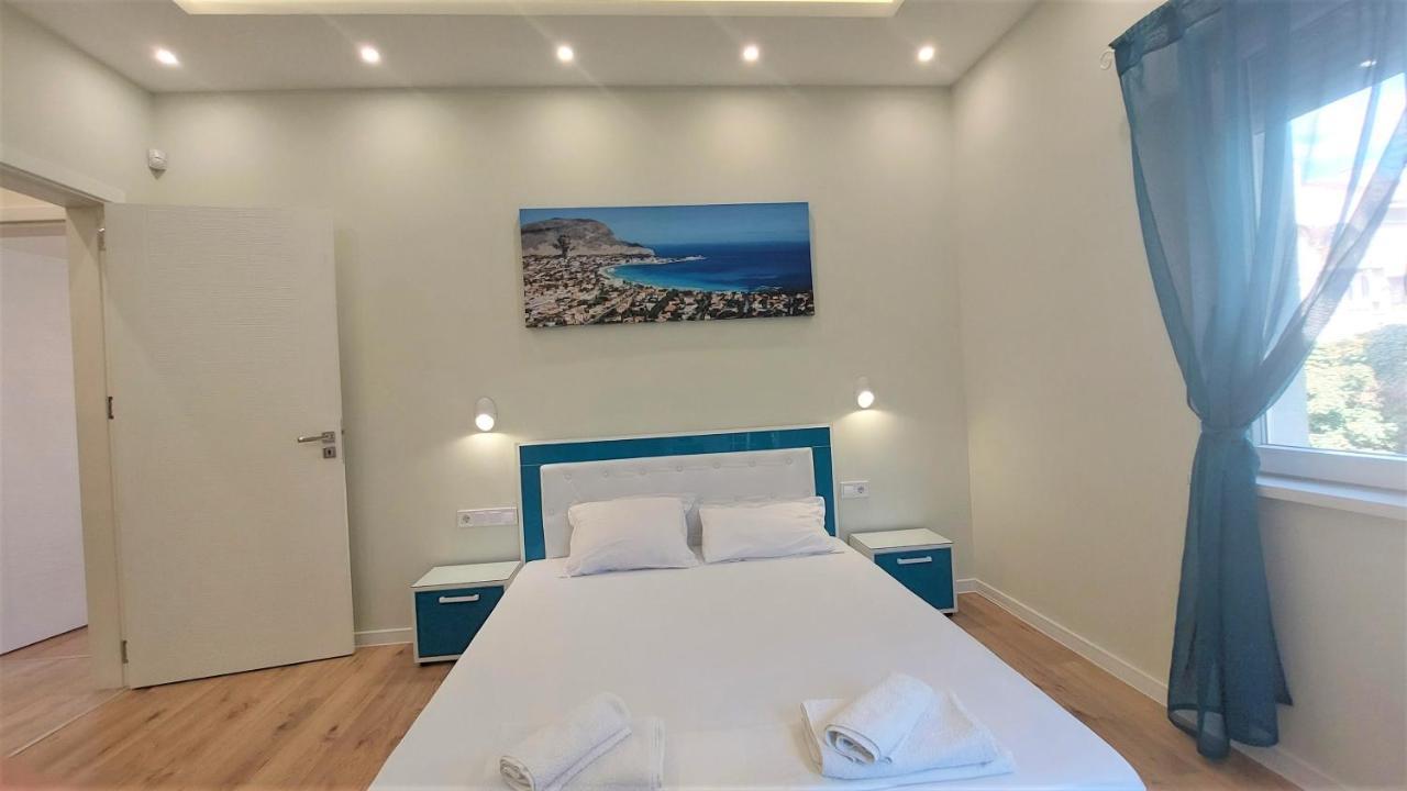 Апартамент Pink & Blue - 2Bdr With Balcony - Wi-Fi Varna Luaran gambar