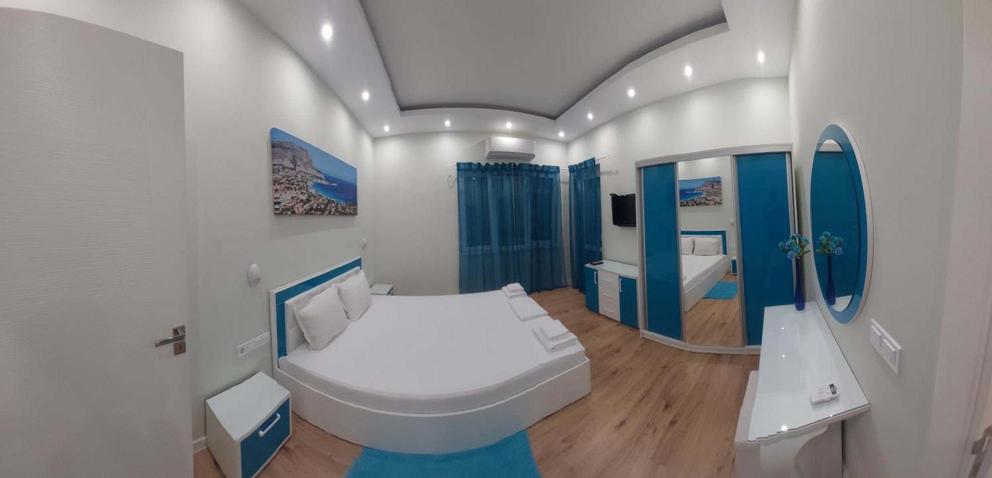 Апартамент Pink & Blue - 2Bdr With Balcony - Wi-Fi Varna Luaran gambar