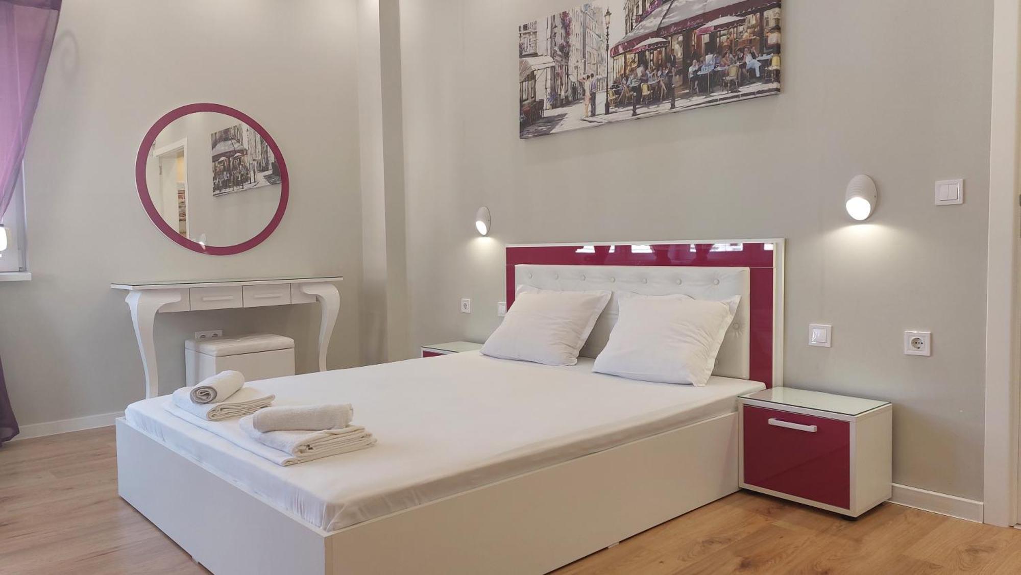 Апартамент Pink & Blue - 2Bdr With Balcony - Wi-Fi Varna Luaran gambar