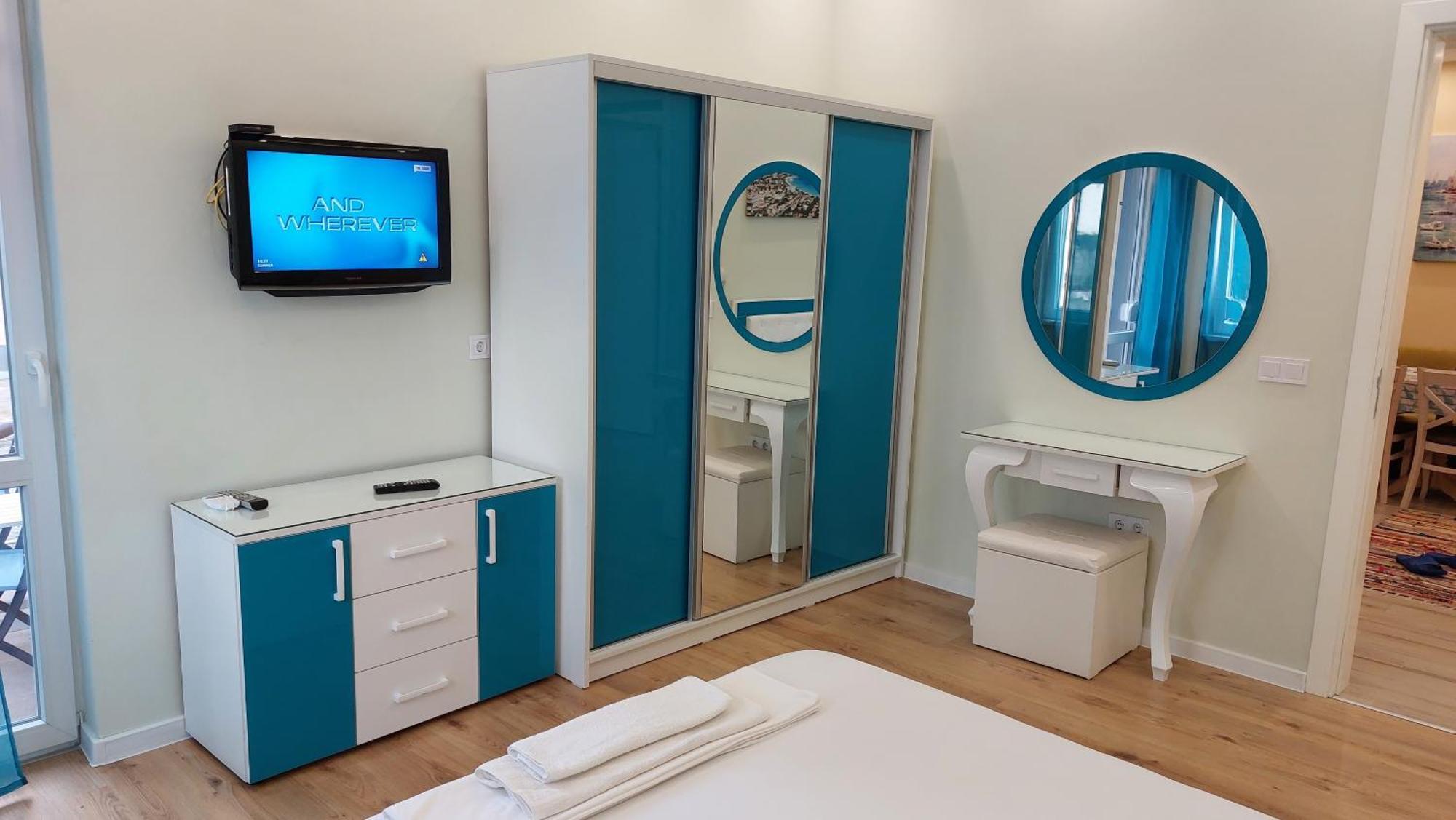 Апартамент Pink & Blue - 2Bdr With Balcony - Wi-Fi Varna Luaran gambar